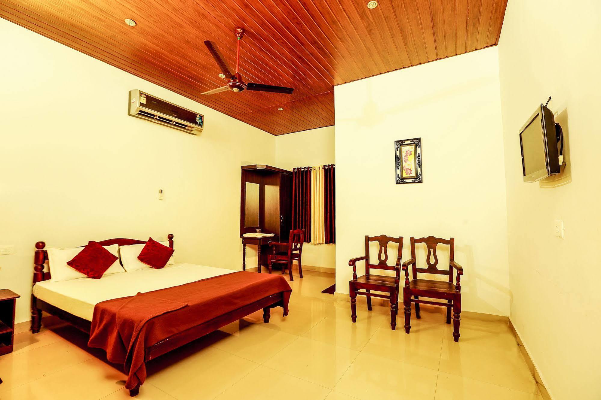 Baywatch Beach Resort Alappuzha 외부 사진