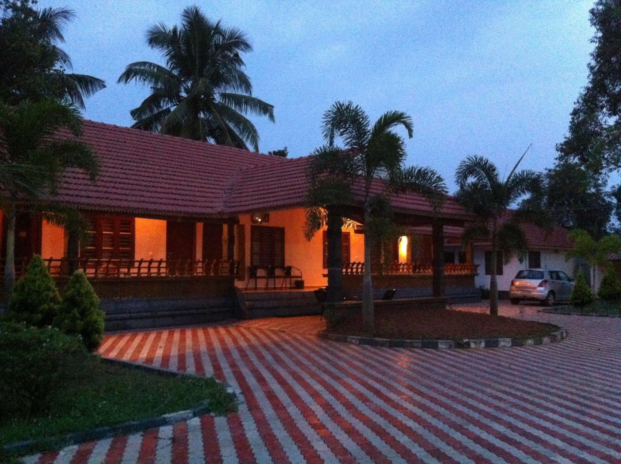 Baywatch Beach Resort Alappuzha 외부 사진