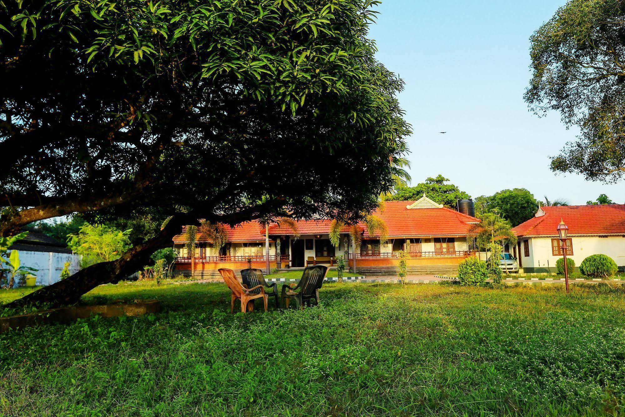 Baywatch Beach Resort Alappuzha 외부 사진